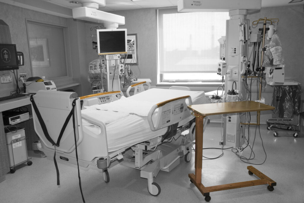 US ICU Room-pop